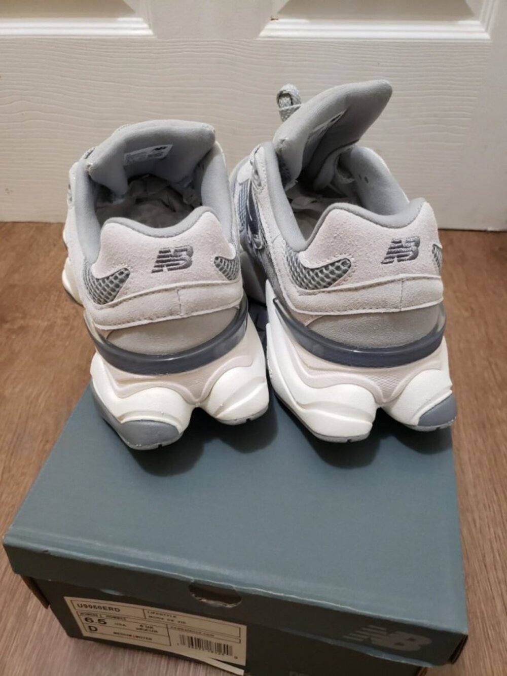 New Balance 9060 Rain Cloud Sneakers Women's US 6.5 - Picture 6 of 8
